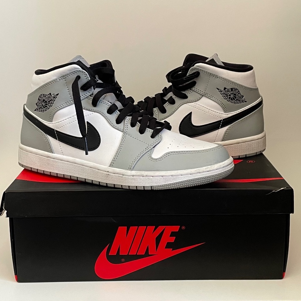 Jordan 1 Retro High OG “Smoke Grey”